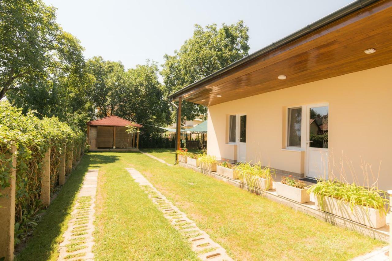 Villa Viktoria Nyíregyháza Buitenkant foto