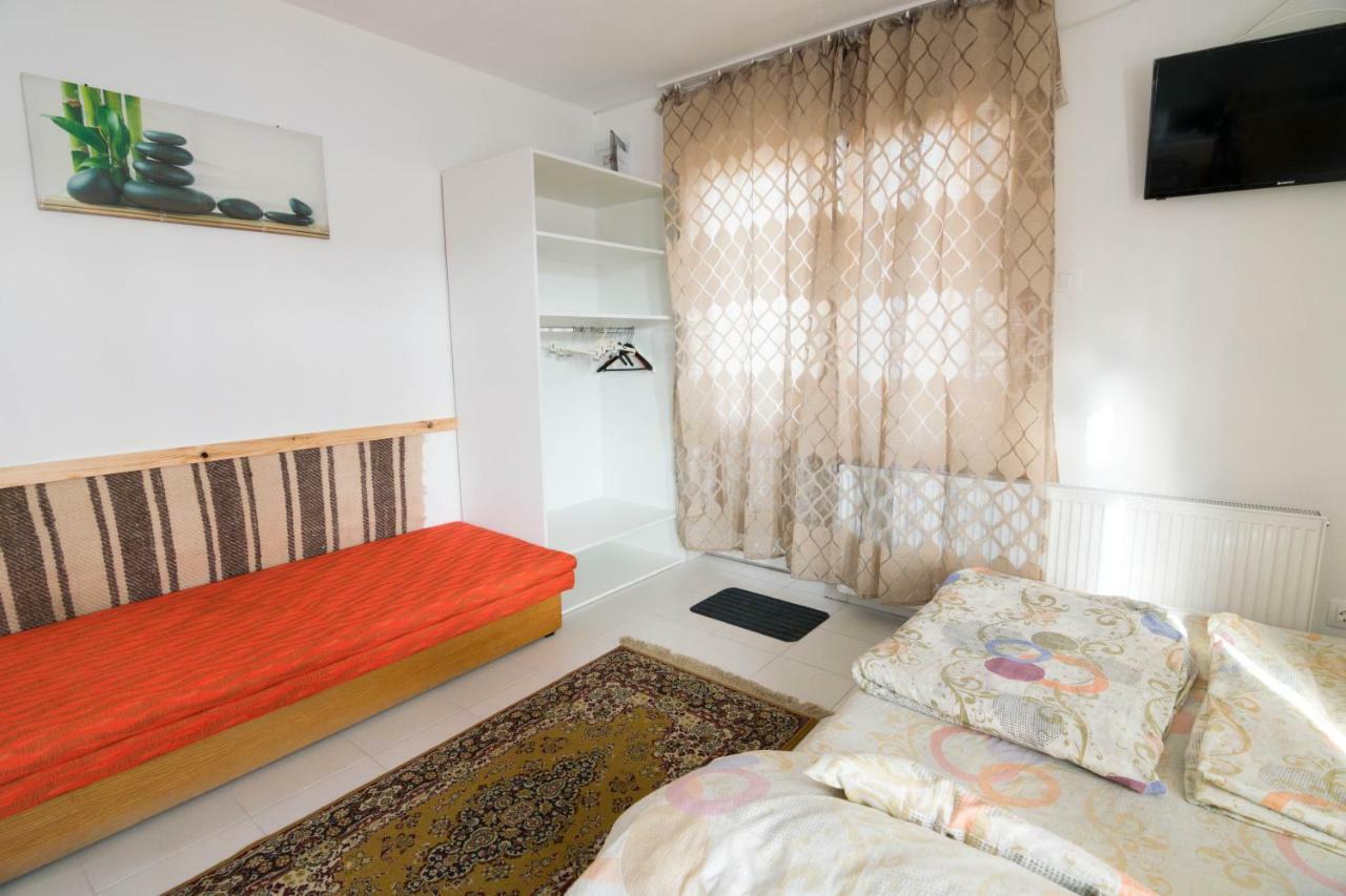 Villa Viktoria Nyíregyháza Buitenkant foto
